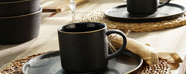 Kubki porcelanowe i ceramiczne – elegancja w Twoim domu