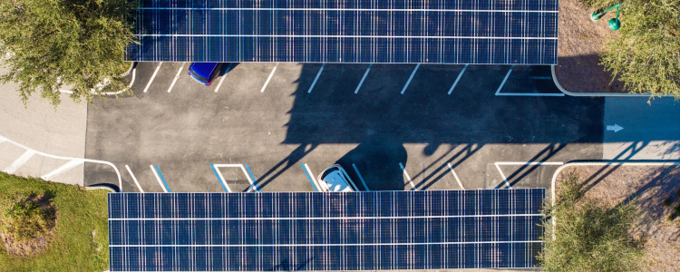 Wiaty solarne i carporty fotowoltaiczne dla firm