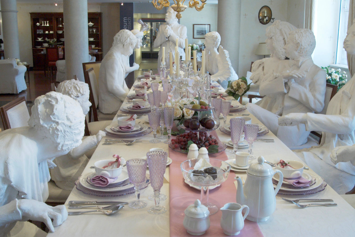 artystyczna interpretacja tradycyjnego stołu weselnego w Mettlach artystyczna interpretacja tradycyjnego stołu weselnego w Mettlach