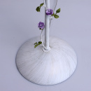 Biała lampa podłogowa ozdobiona motywem kwiatowym 421044701