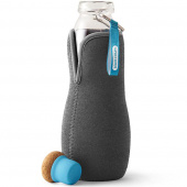 Butelka na wodę z filtrem węglowym Eau Good Black Blum w pokrowcu, niebieska EGG001