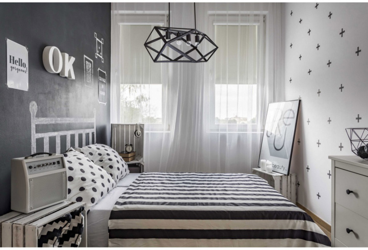 Lampa ażurowa do sypialni