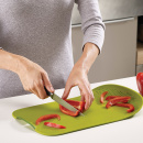 Deska do krojenia z cedzakiem Chop&Drain Joseph Joseph zielona 60139