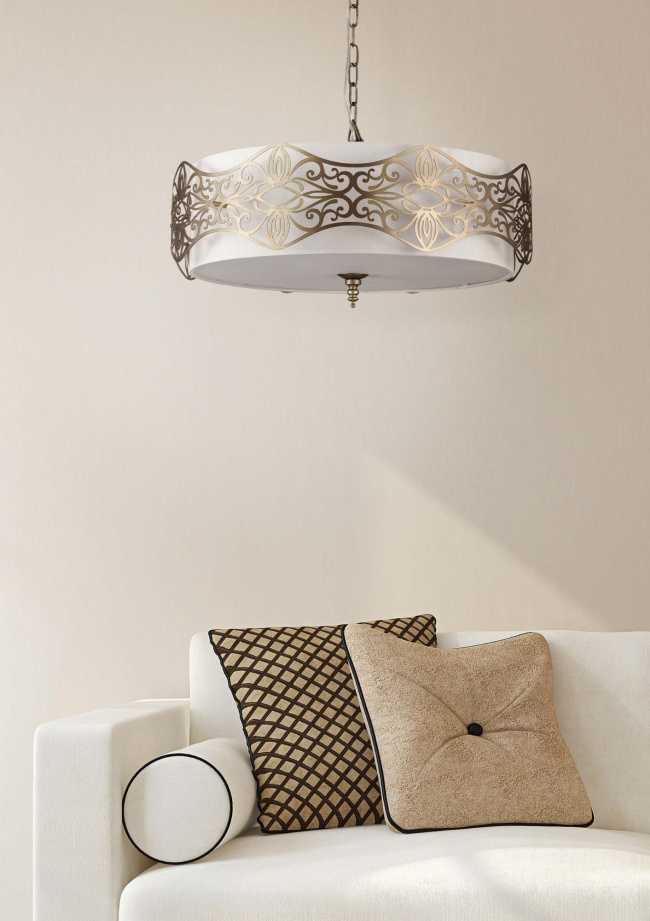 Duża lampa wisząca, kremowy abażur i metalowa ramka Burgeon Maytoni Classic