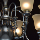 Duża lampa wisząca na 8 żarówek, szklane klosze MW-LIGHT Neoclassic 102010608