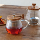 Duży dzbanek do herbaty z zaparzaczem Hario Teaor Wood 700 ml TEO-70-OV