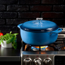 Duży gar żeliwny 7,4 Litra emaliowany z pokrywą Lodge niebieski EC7D33