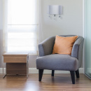 Elegancka lampa ścienna, chromowana z białym abażurem i kryształowymi kroplami 454021401