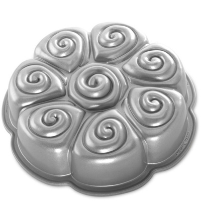 Forma do bułeczek cynamonowych Cinnamon Nordic Ware 88137