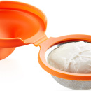 Forma do jajek w koszulce Lekue pomarańczowa 3402900N07U008