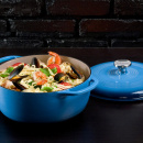 Garnek żeliwny 5,6 Litra emaliowany z pokrywą Lodge niebieski EC6D33