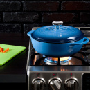 Garnek żeliwny emaliowany z pokrywką 2,8 Litra Lodge niebieski EC3D33