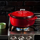 Garnek żeliwny emaliowany z pokrywką 4,2 Litra Lodge czerwony EC4D43