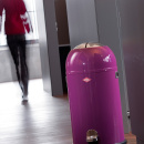 Kosz na śmieci żółty Kickmaster 33 Litry Wesco 184631-19