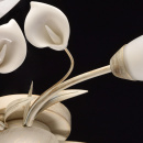 Kwiatowe oświetlenie sufitowe kremowo-złota podstawa i białe klosze MW-Light 242016906