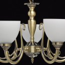 Ładny żyrandol o kolorze mosiądzu antycznego MW-LIGHT Classic białe klosze - wyc 450017005