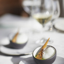 Miseczka ukośna do sosów, porcelanowa Solid & Likid Revol czarne wnętrze RV-645845-6