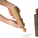 Młynek do soli Mrs. Salt dębowy 23 cm Spring Copenhagen 2001