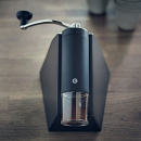 Młynek ręczny do kawy z podstawą Brazil CrushGrind 080101-0099