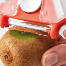 Obieraczka kuchenna z trzema ostrzami Tri-Peeler Joseph Joseph 20108