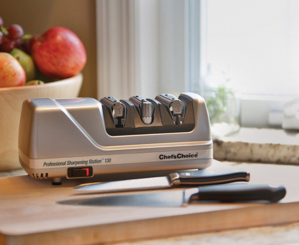 Ostrzałka elektryczna do noży