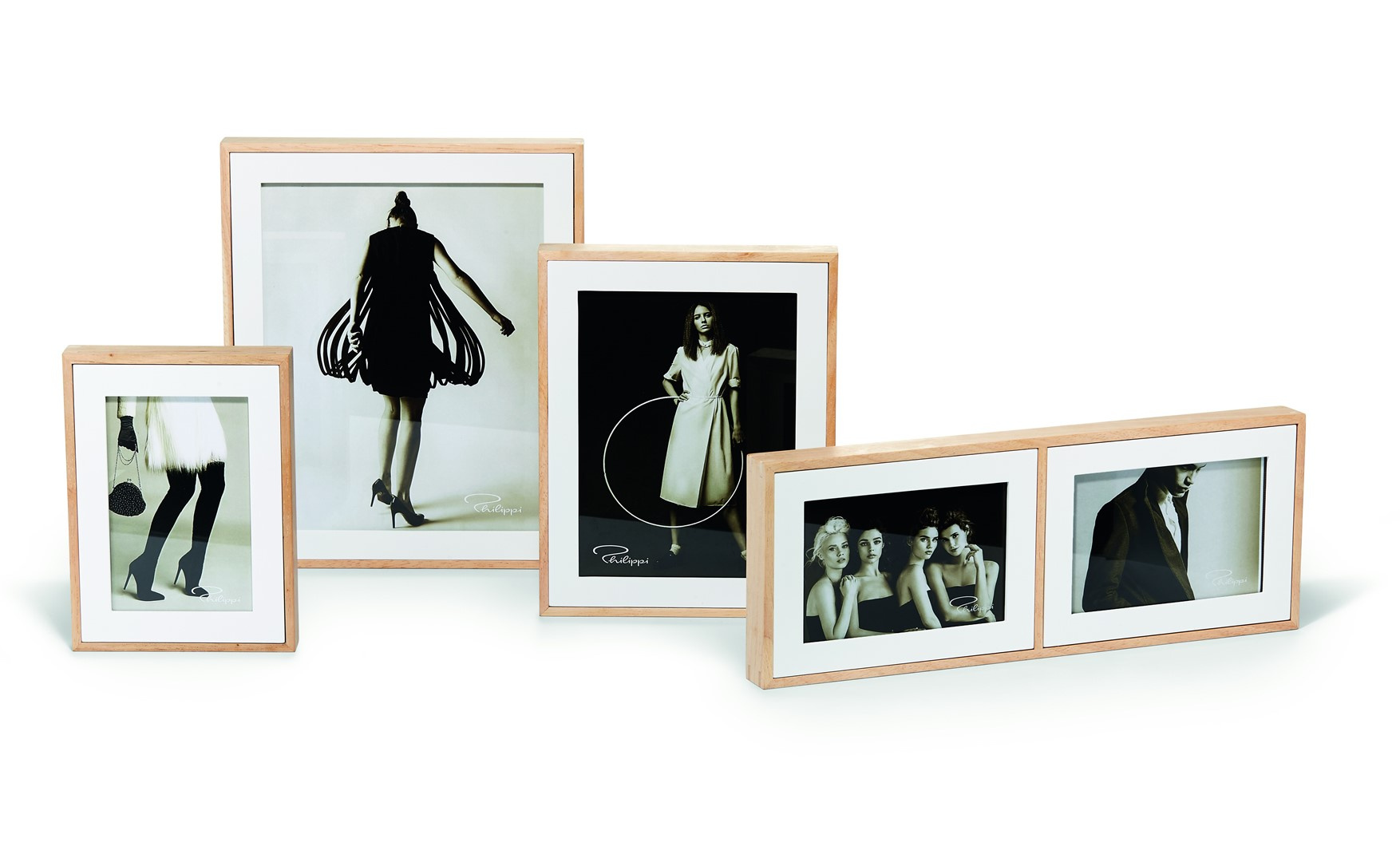 mieszkanie w stylu boho to bogactwo wzorów  - drewniane ramki Philippii