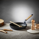 Patelnia duża 28 cm z kutego aluminium Choc B Bois de Buyer D-8780-28