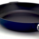 Patelnia żeliwna emaliowana z drewnianą rączką Chasseur 25cm kobaltowa - wycofan 3126-09