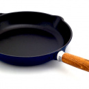 Patelnia żeliwna emaliowana z drewnianą rączką Chasseur 25cm kobaltowa - wycofan 3126-09