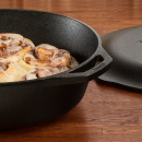 Patelnia żeliwna głęboka z pokrywą 30 cm Lodge L10CF3