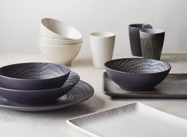 czarna zastawa stołowa revol