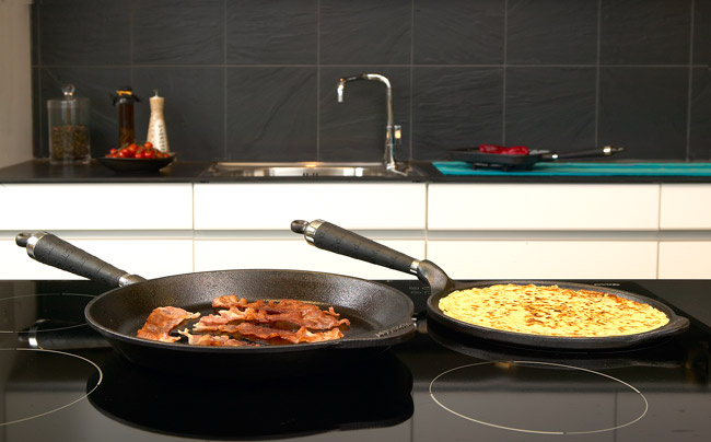 sezonowanie naczyń żeliwnych