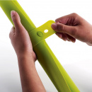 Stolnica silikonowa z podziałką Roll Up Joseph Joseph kremowa 20033