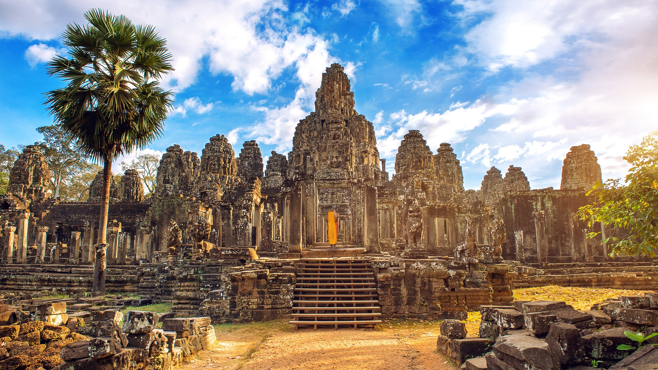 Świątynia Angkor Wat w Kambodży o wschodzie słońca.