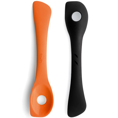 Szpatułka z łyżką z dziurką Duo Tools Lekue pomarańczowa 0200430N04