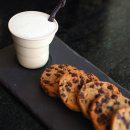 Talerz deserowy 25x12 cm, zagłębienie na kubek, imitacja łupka Basalt Revol RV-640692-6