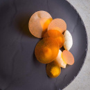 Talerz płaski 28 cm, porcelanowa imitacja czarnego łupka Basalt Revol RV-641316-4