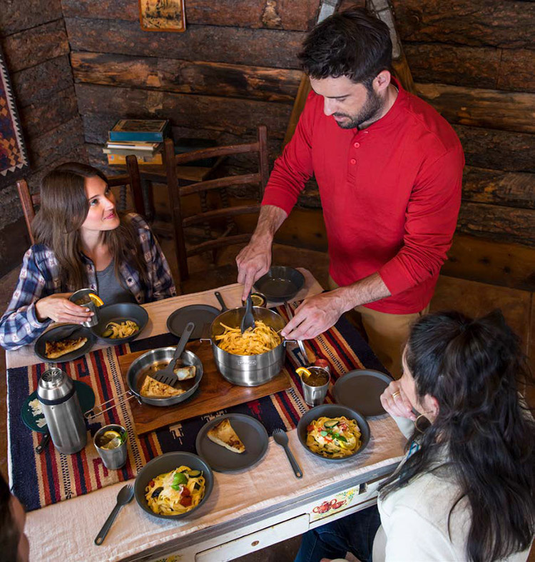 kempingowy zestaw do gotowania