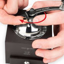 Tradycyjny młynek do pieprzu z korbką Peugeot D'Olivier Roellinger czekoladowy PG-25601