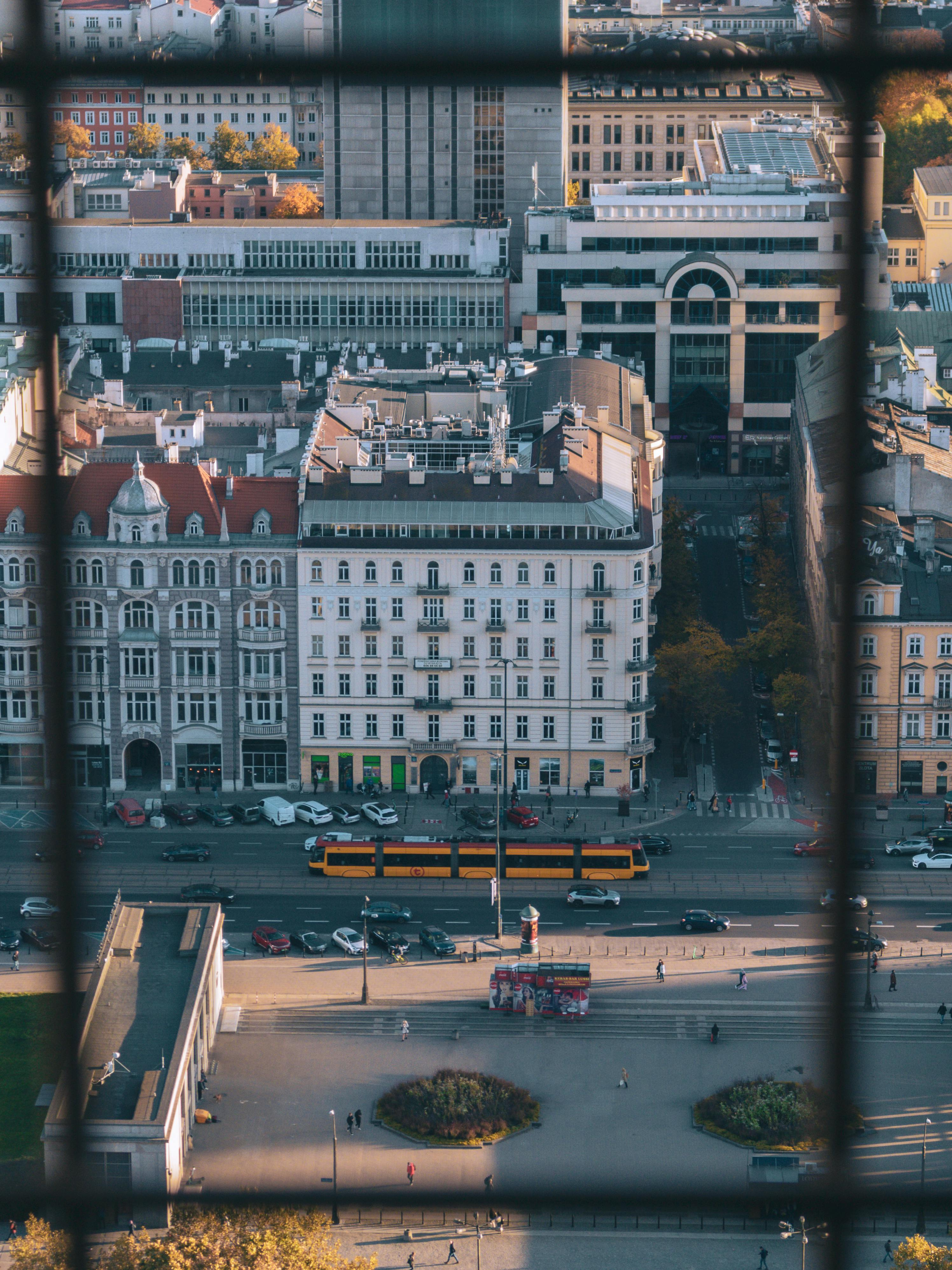 transport na terenie Warszawy, tramwaje, metro, samochody