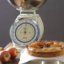 Waga kuchenna Bella w stylu retro Typhoon czerwona 1400.004