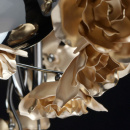 Żyrandol 5-ramienny, złote kwiaty, chromowana na czarno podstawa MW-LIGHT Flora 615011505