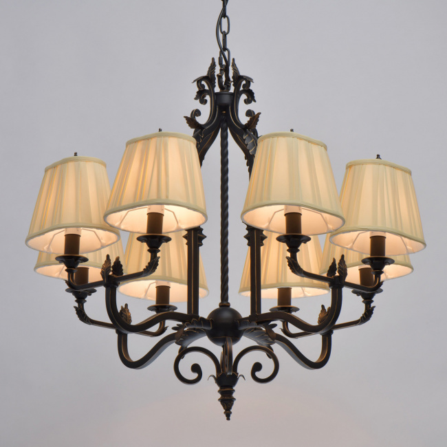 Żyrandol antyczny styl, kuty metal, beżowe abażury