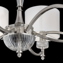 Żyrandol niklowany z białymi abażurami i szklanymi dekoracjami Alicante Maytoni MOD014CL-08N